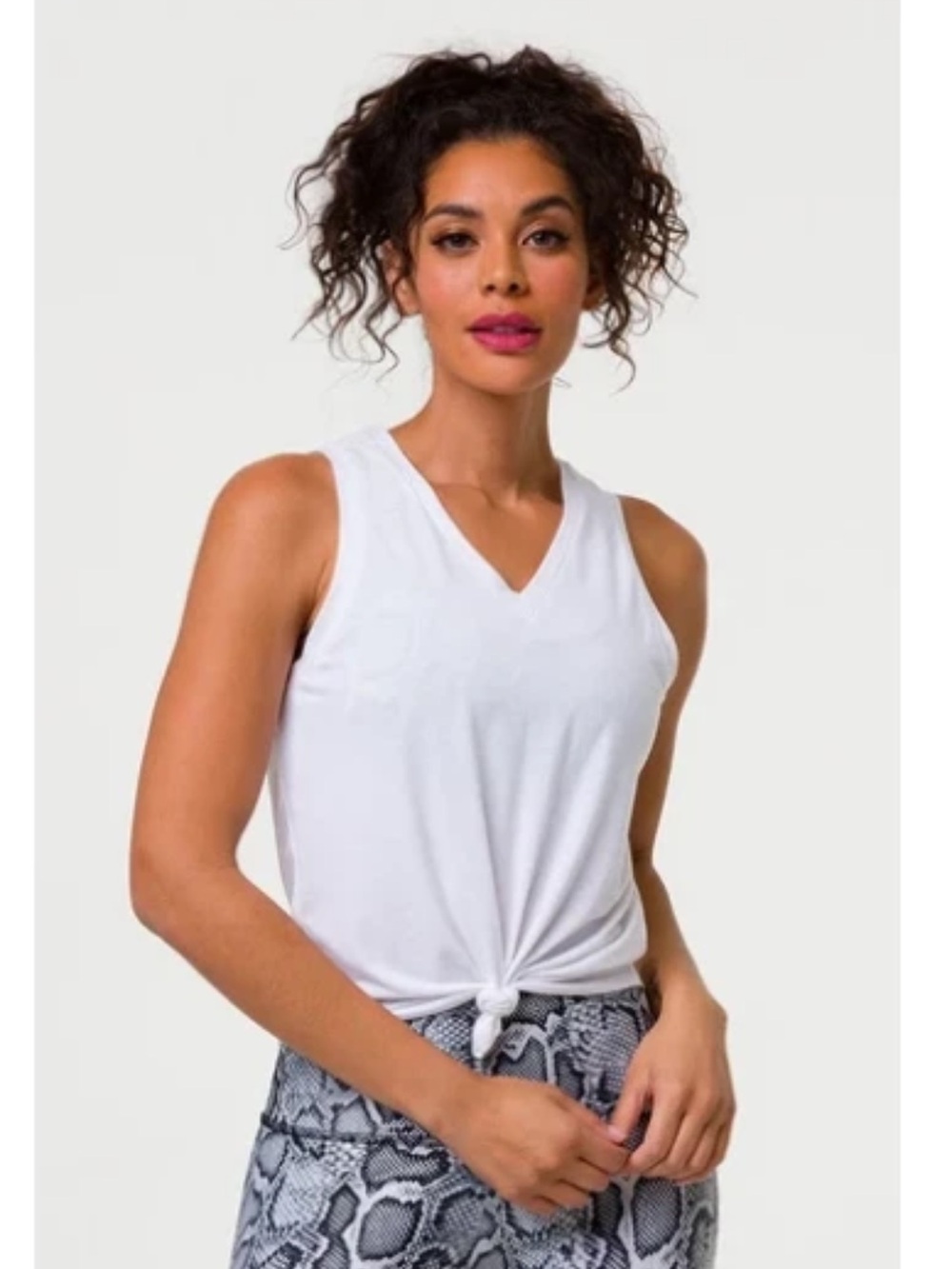 Onzie White Knot Tee - size Small / Medium NWT